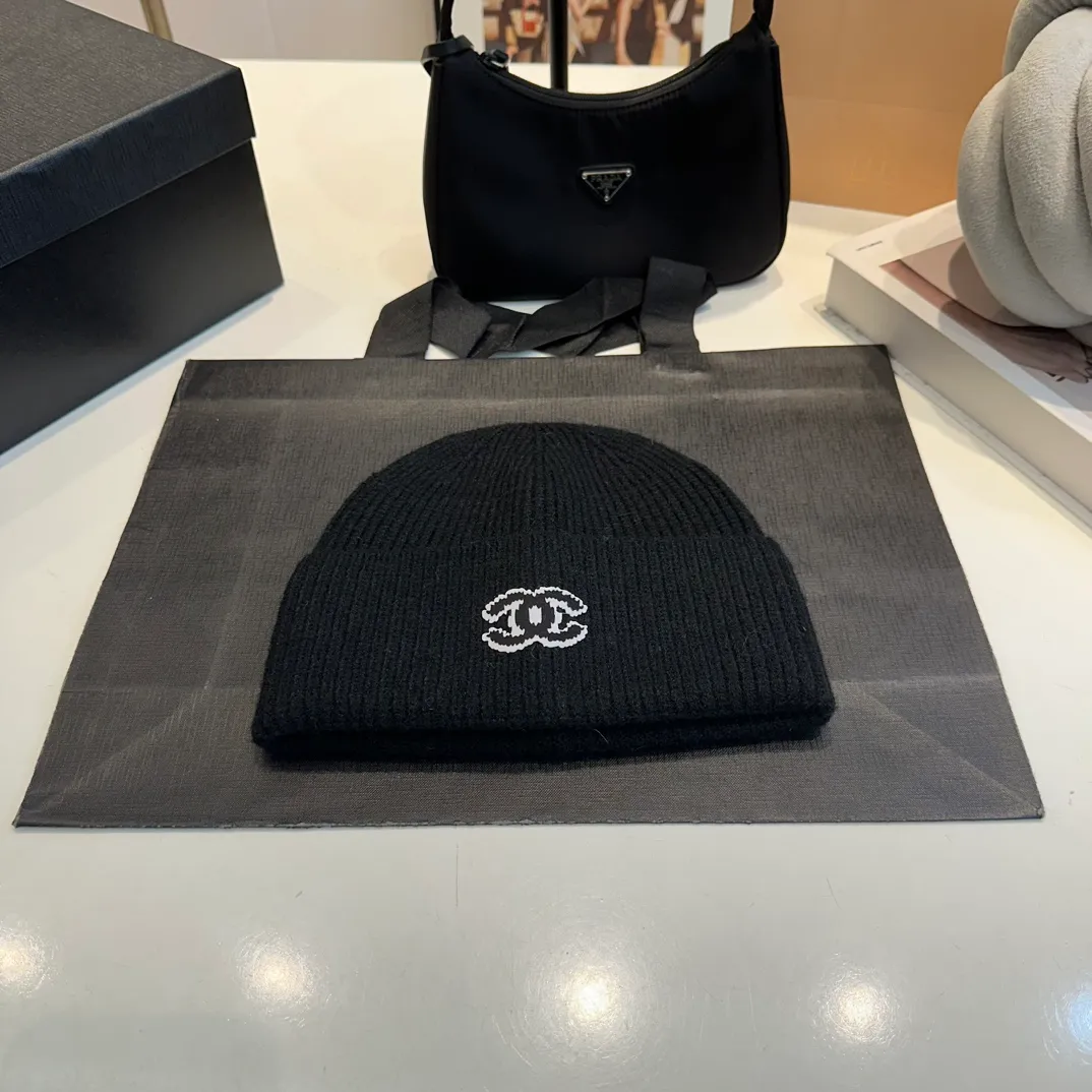 P50 Chanel knitted beanie