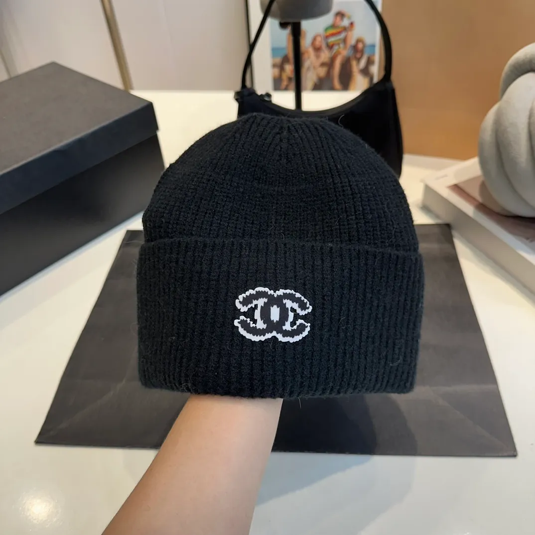 P50 Chanel knitted beanie
