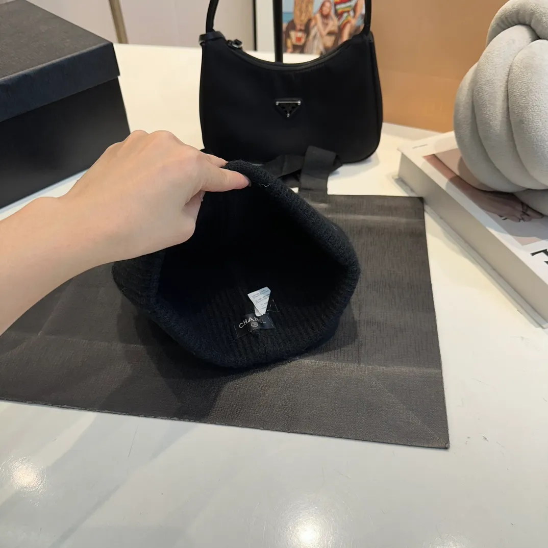 P50 Chanel knitted beanie