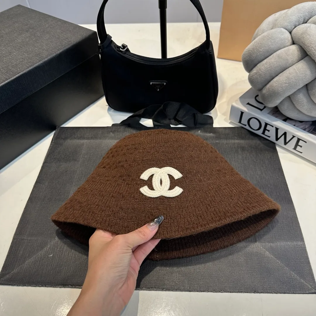 P60 CHANEL Chanel 2025 new style fisherman hat with small fragrance, 🔆Versatile everyday style ~ a must-have for going out on the street