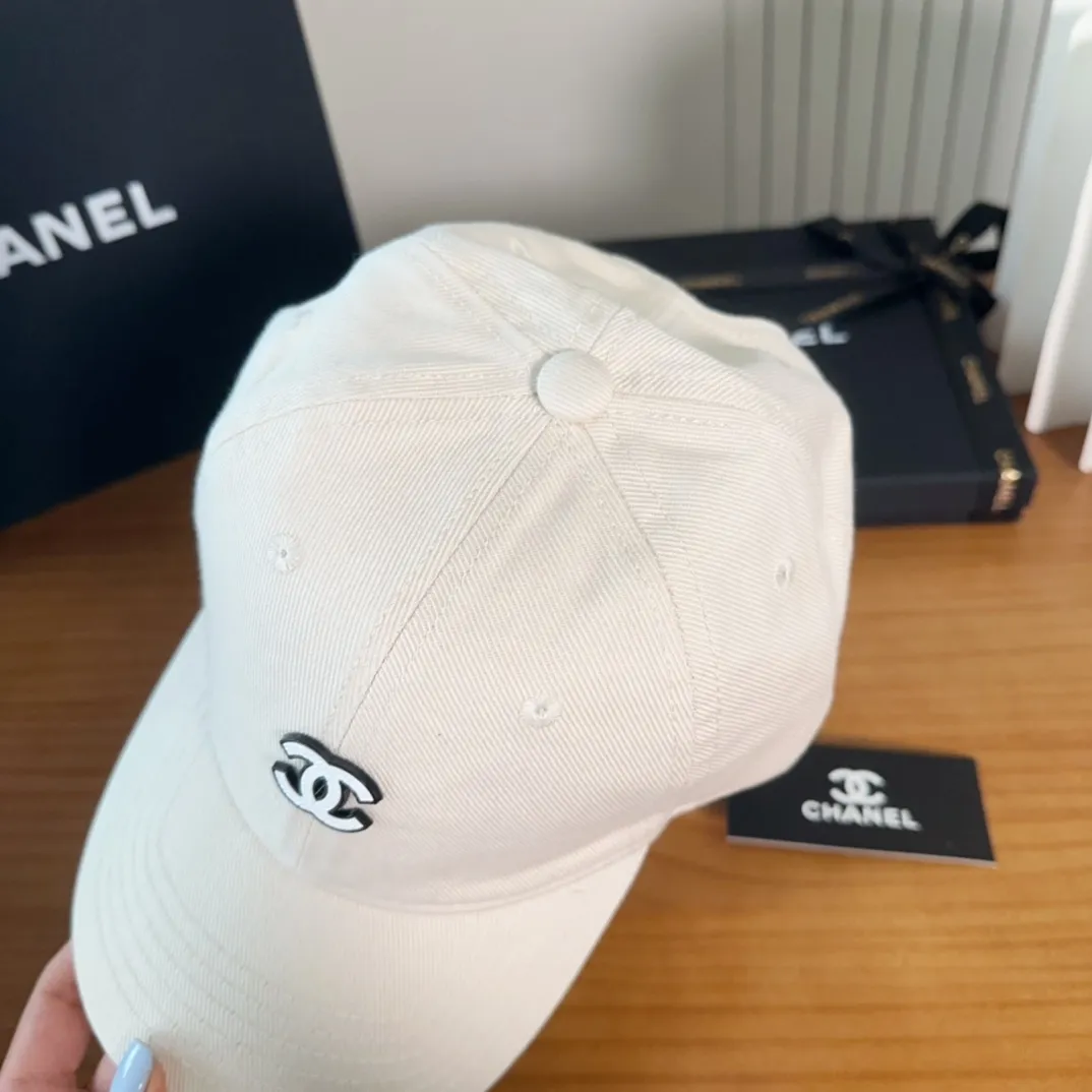 💰60 Chanel CHANEL new hard-top baseball cap, Xiaoxiang logo is classic and simple, fashionable and casual design, popular new product