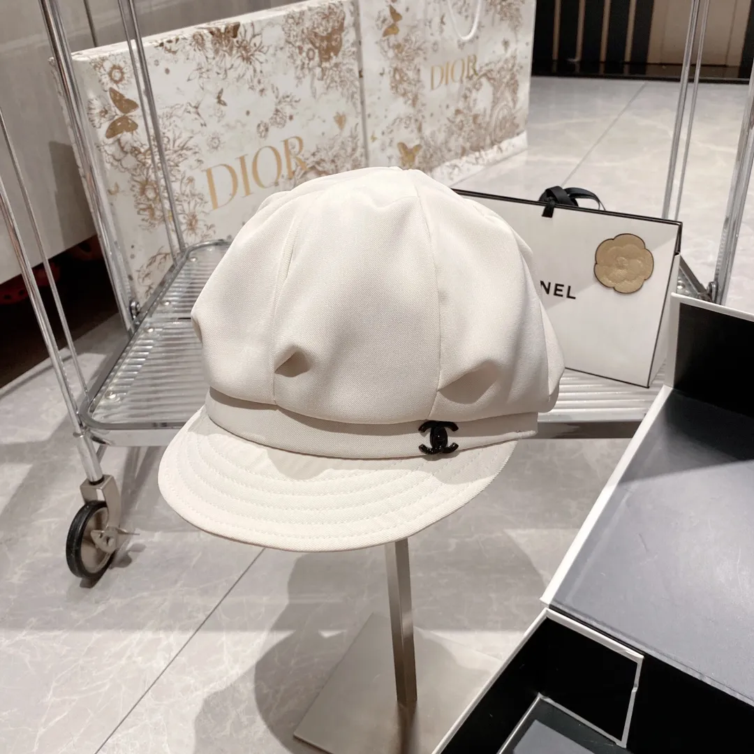 Special batch of 60 Chanel Chanel autumn and winter new painter's hat, pumpkin octagonal hat, head circumference 57cm