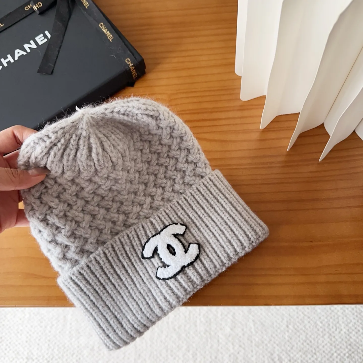 💰54 Chanel official website releases CHANEL small and popular knitted hat! Xiaohongshu’s new product is released, it’s so 🉑️, high-elastic fabric, classic colors, same style for men and women.