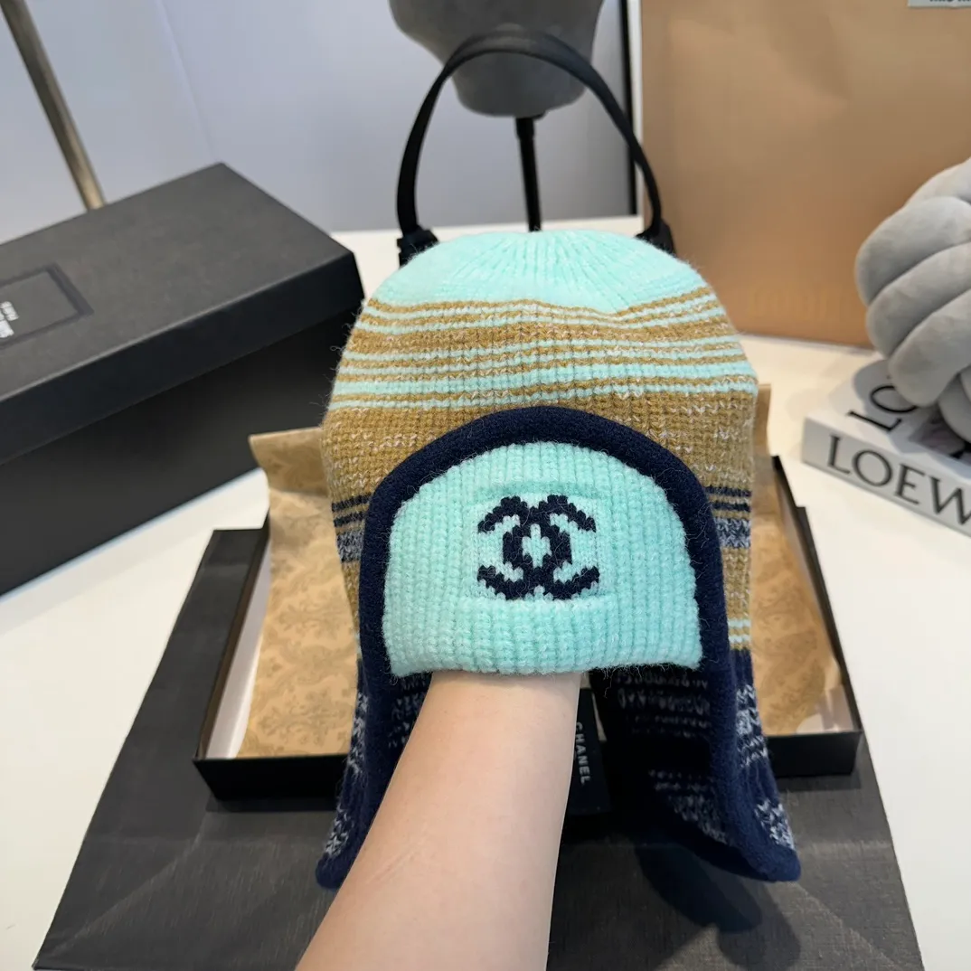 P70 Chane*🆕Chanel 24N new ski series wool hat, the popular Lei Feng hat all over the Internet, black and white, 4 colors, versatile and cool, can be worn by men and women as a couple, warm and good-looking, a must-have