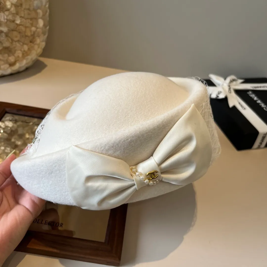 🉐250¥ White Chanel new autumn and winter wool beret, 100% wool🦙%, head circumference 57cm