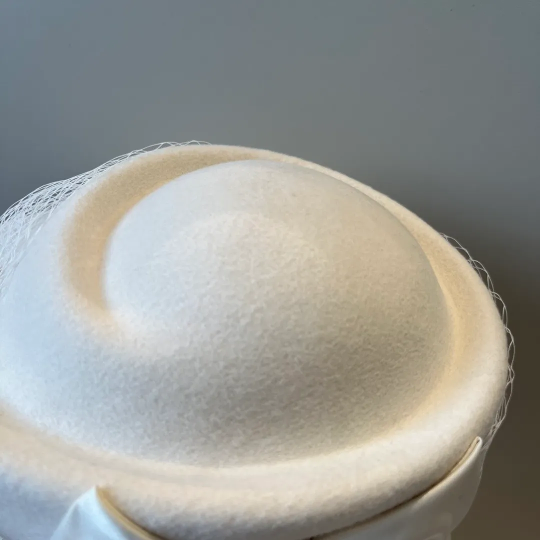 🉐250¥ White Chanel new autumn and winter wool beret, 100% wool🦙%, head circumference 57cm
