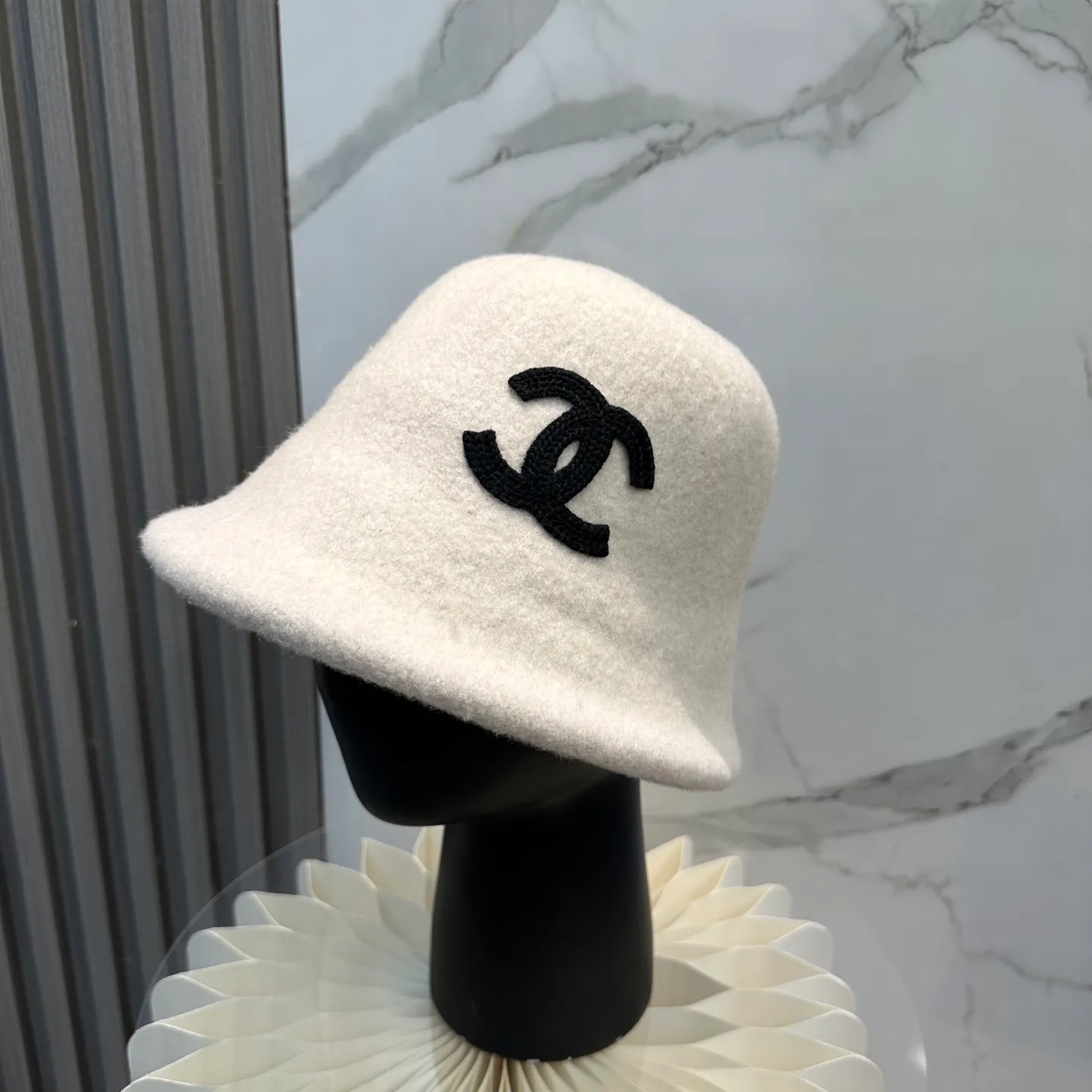 P76💛 Comes with dust bag [CHA Chanel] 2025 autumn and winter new style wool cashmere bucket hat, 🔆Quality goddess style ~ a must-have for going out on the street