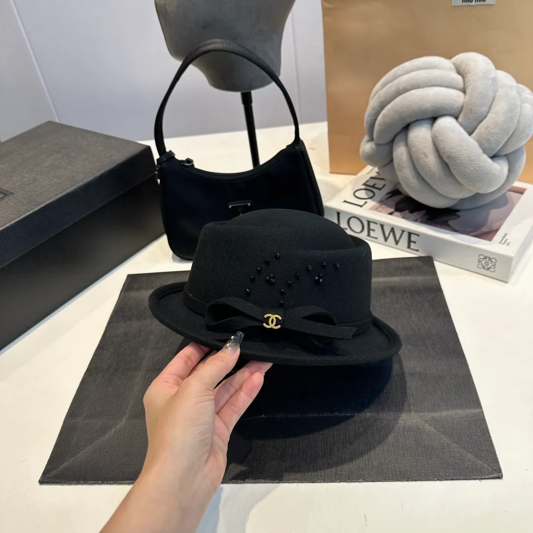 P170 Cha.nel Chanel's new classic lady style flat top hat, head circumference 57cm