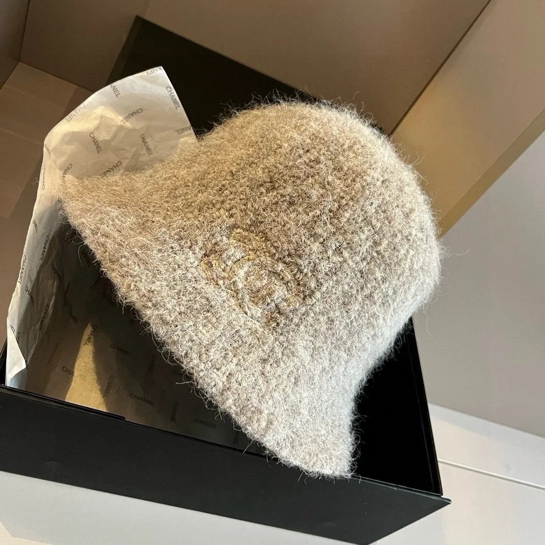 💰120¥ Chanel's new wool hand-grip bucket hat, simple lady style, head circumference 57cm