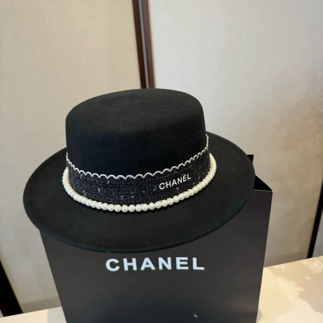💰180¥ Chanel new wool top hat, flat top hat, 100% wool fabric 🦙%, head circumference 57cm