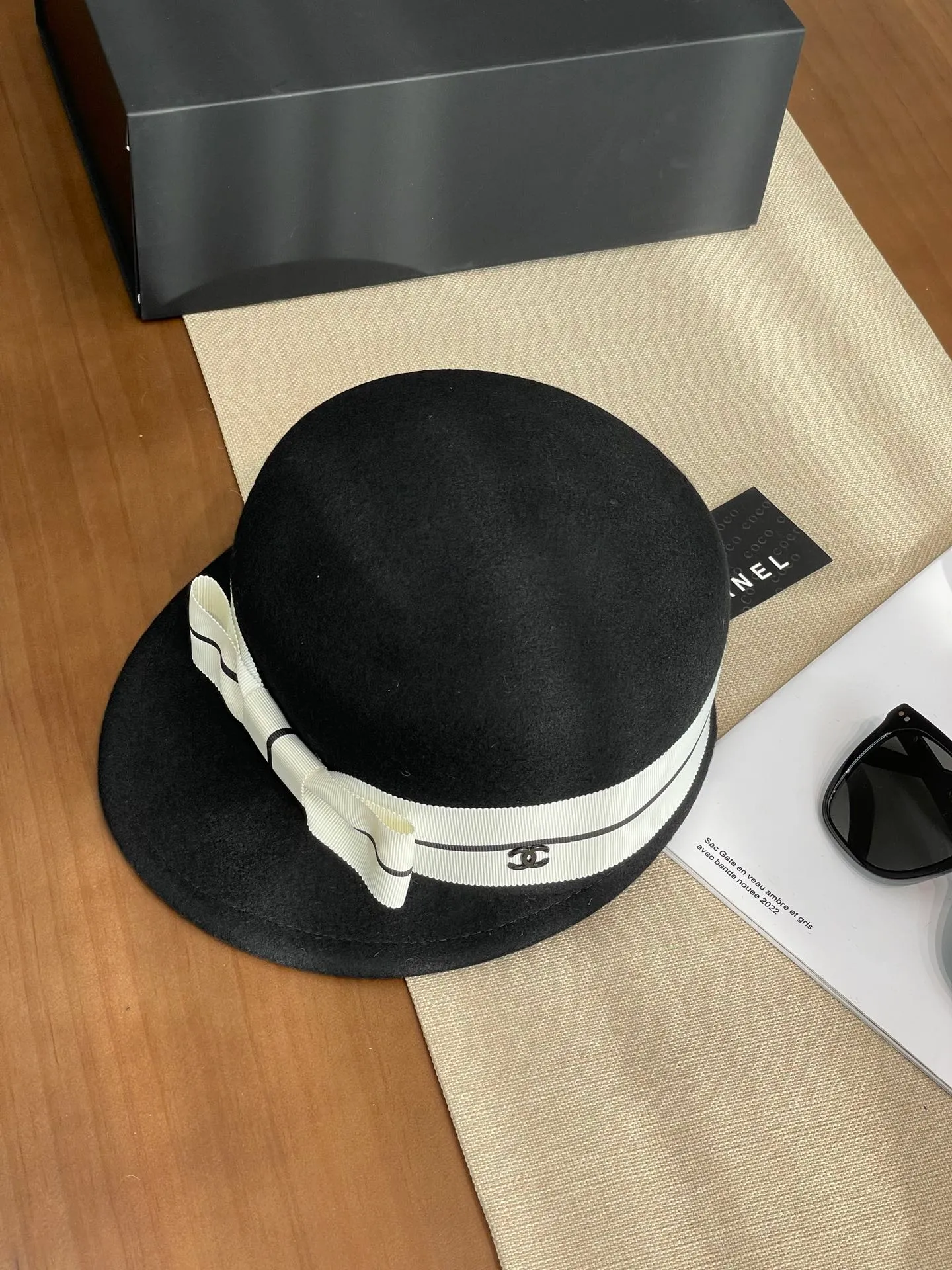 CHANEL Chanel 24 autumn and winter new style webbing brim wool navy hat hat small top hat knight hat 🎩High-end products with high style! 100% Australian wool, very good texture, high-end bow 🎀 decorative ribbon! Big-name socialite style! Collectible beauty!