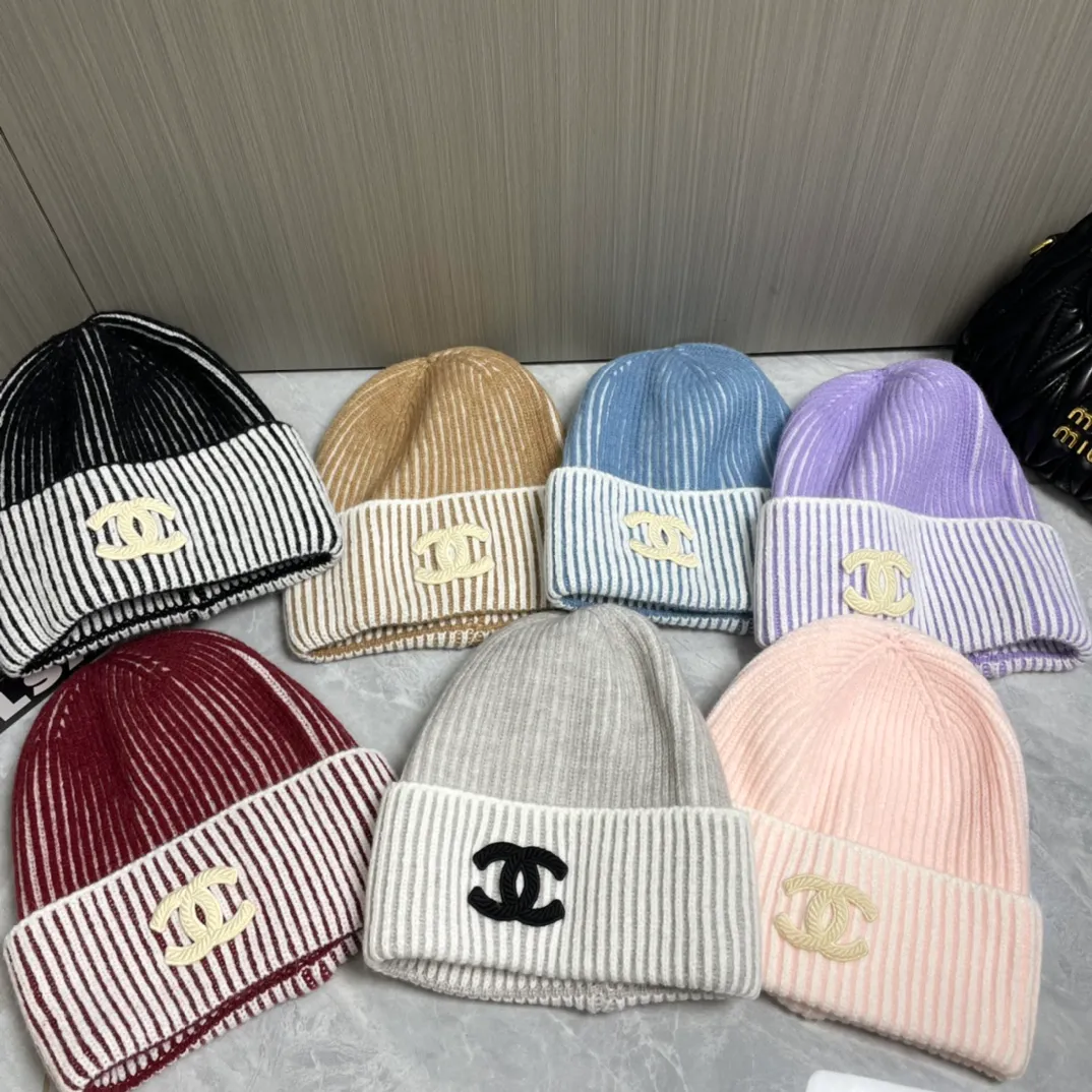 P56 comes with dust bag 🌺 [CHANEL] New knitted hat, Xiaohongshu, the main recommendation of major Internet celebrities! Thicker and warmer, fashionable and popular🌸First-class texture, the best brand for keeping warm in autumn and winter, order now, limited quantity available