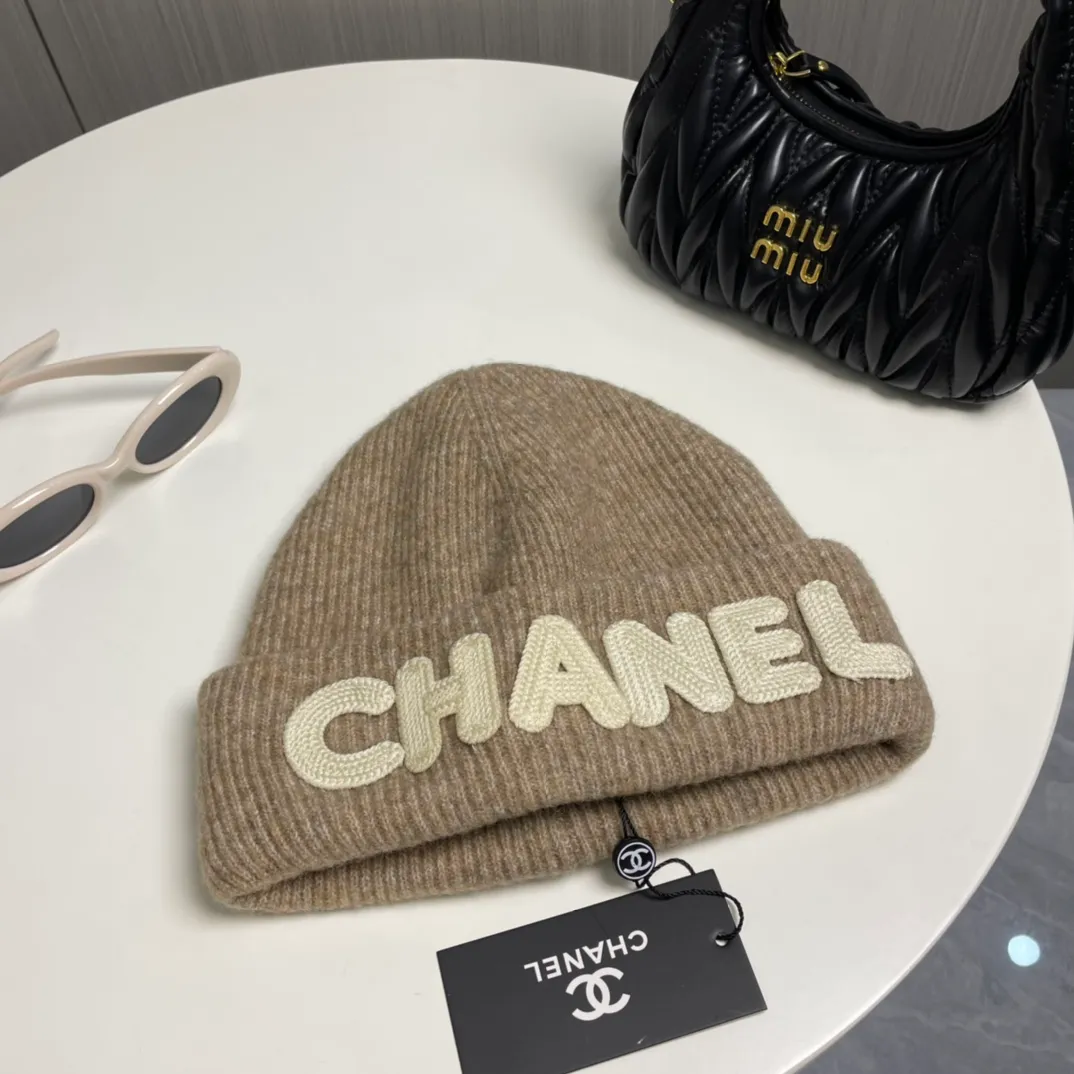 P66 comes with dust bag 🌺 [CHANEL] New wool knitted hat, Xiaohongshu, recommended by major Internet celebrities! Thicker and warmer, fashionable and popular🌸First-class texture, the best brand for keeping warm in autumn and winter, order now, limited quantity available