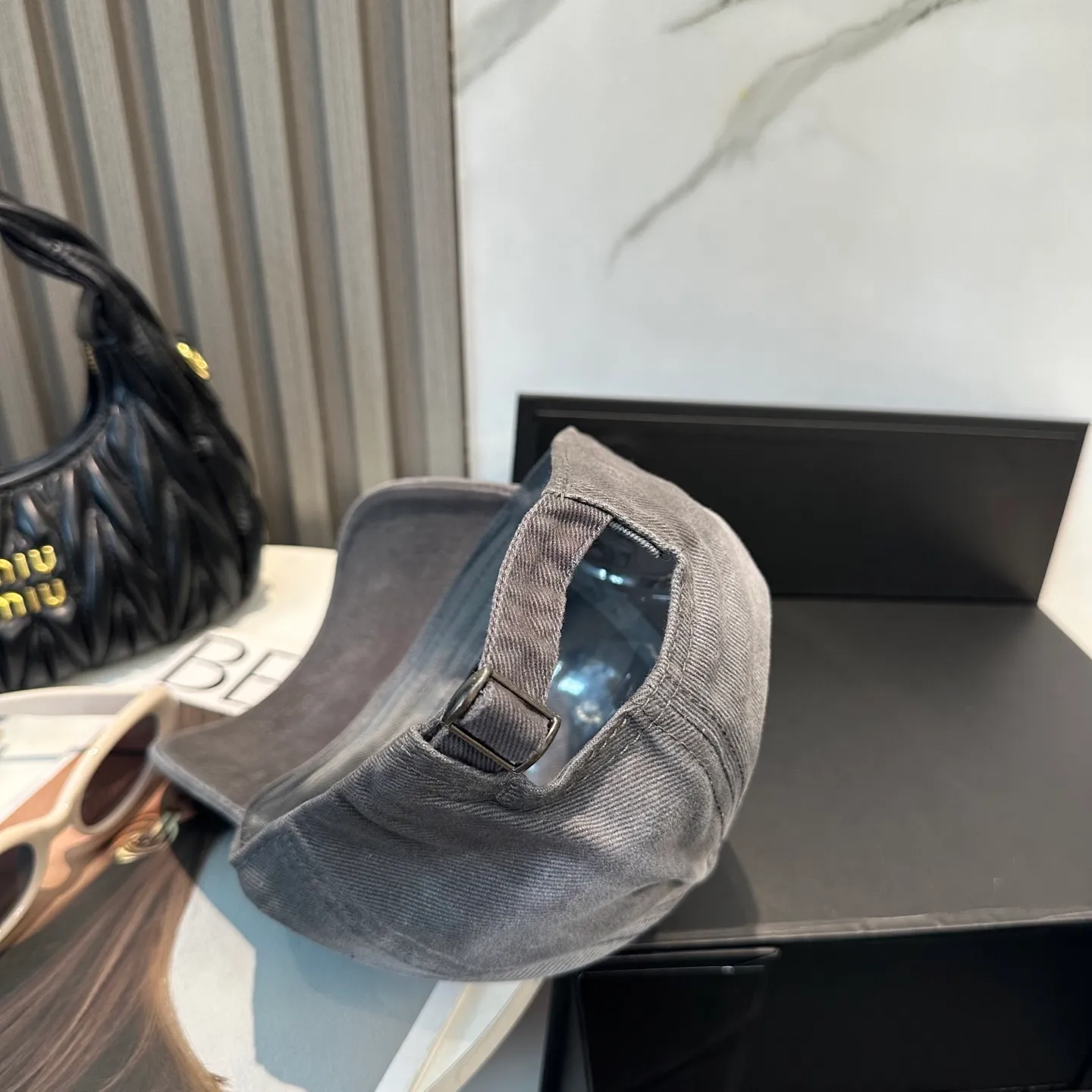 P66 Chanel's new simple baseball cap in dopamine color, a hot color at the moment - full of street style! Trendy and versatile, Xiaohongshu grows grass, poison, get your boyfriend, and cool together