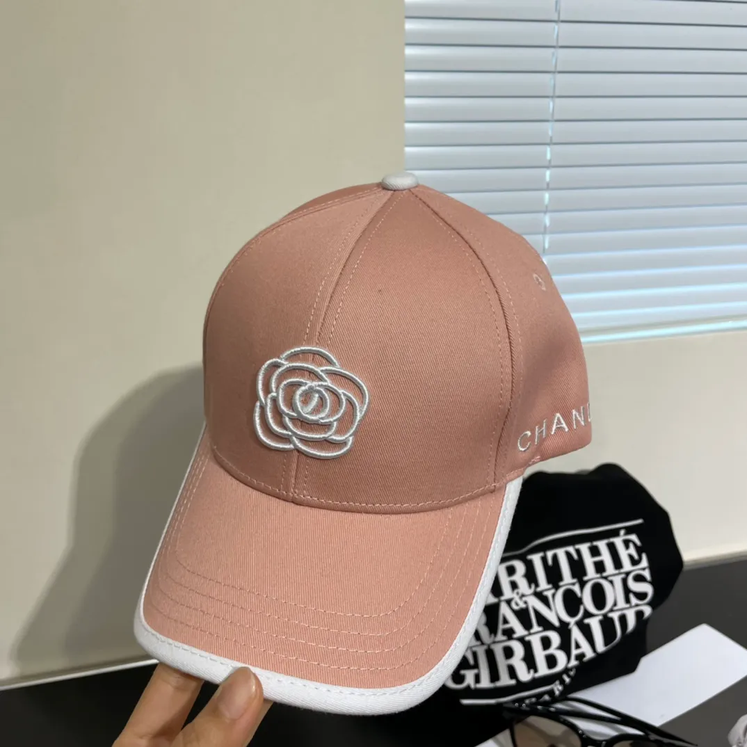 P80💰[CHANEL Chanel] 2024 new embroidered camellia baseball cap, new model shipped, big brand style is super easy to match, hurry up and get it!