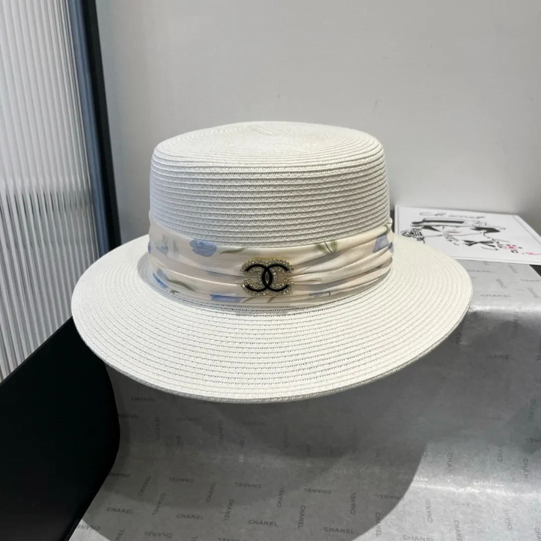 💰140¥ Chanel flat top hat, head circumference 57cm