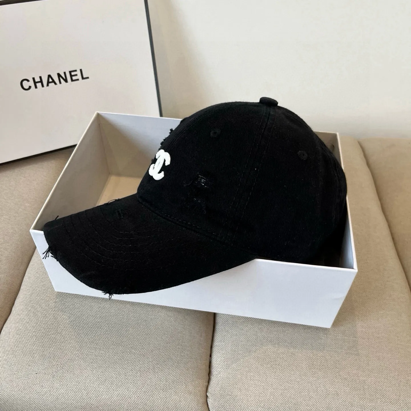 P60 CHANEL new baseball cap, Xiaoxiang classic and simple, fashionable and casual design, popular new product