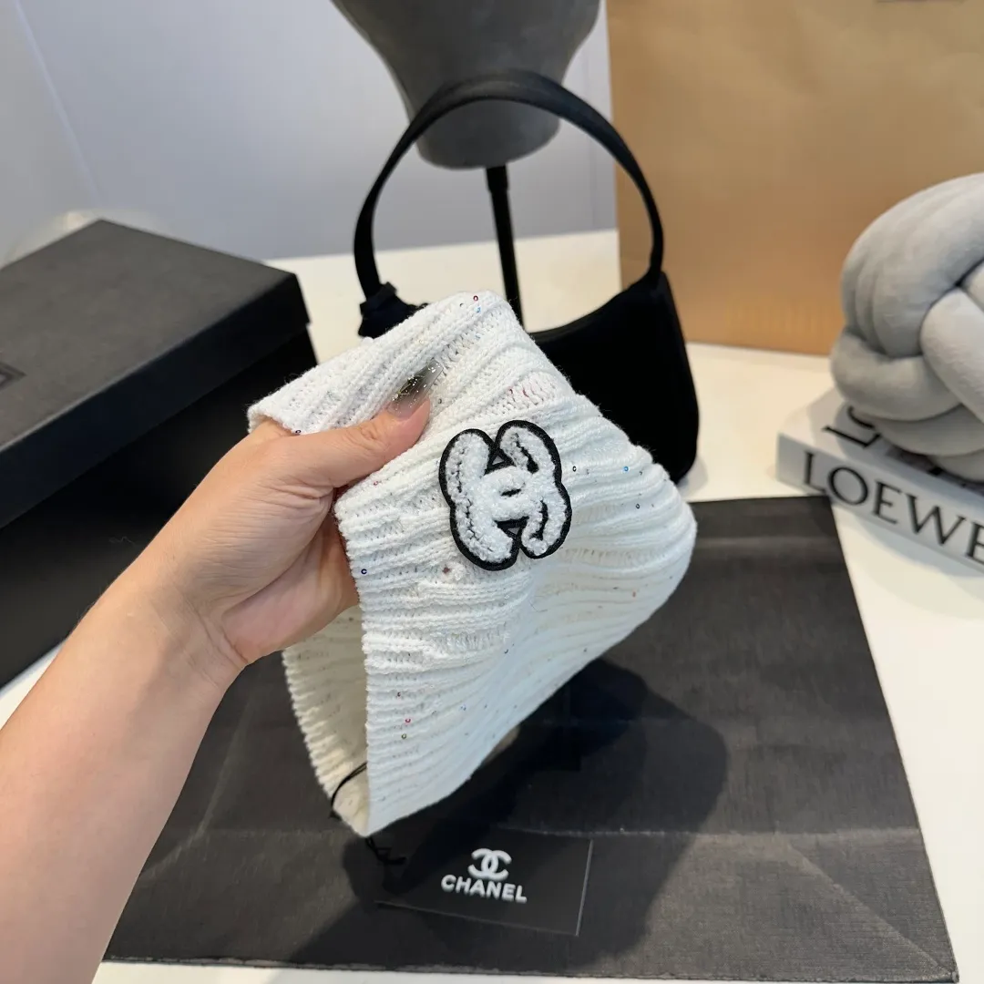 P56 Chanel Chanel knitted beanie
