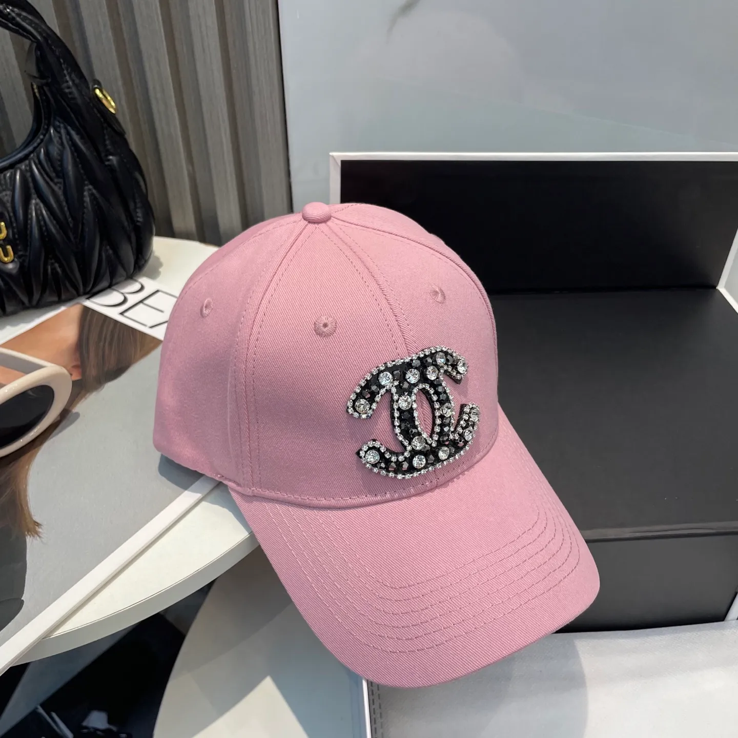 P50 CHANEL new high-end diamond hard-top baseball cap, Xiaoxiang logo is classic and simple, fashionable and casual design, popular new product