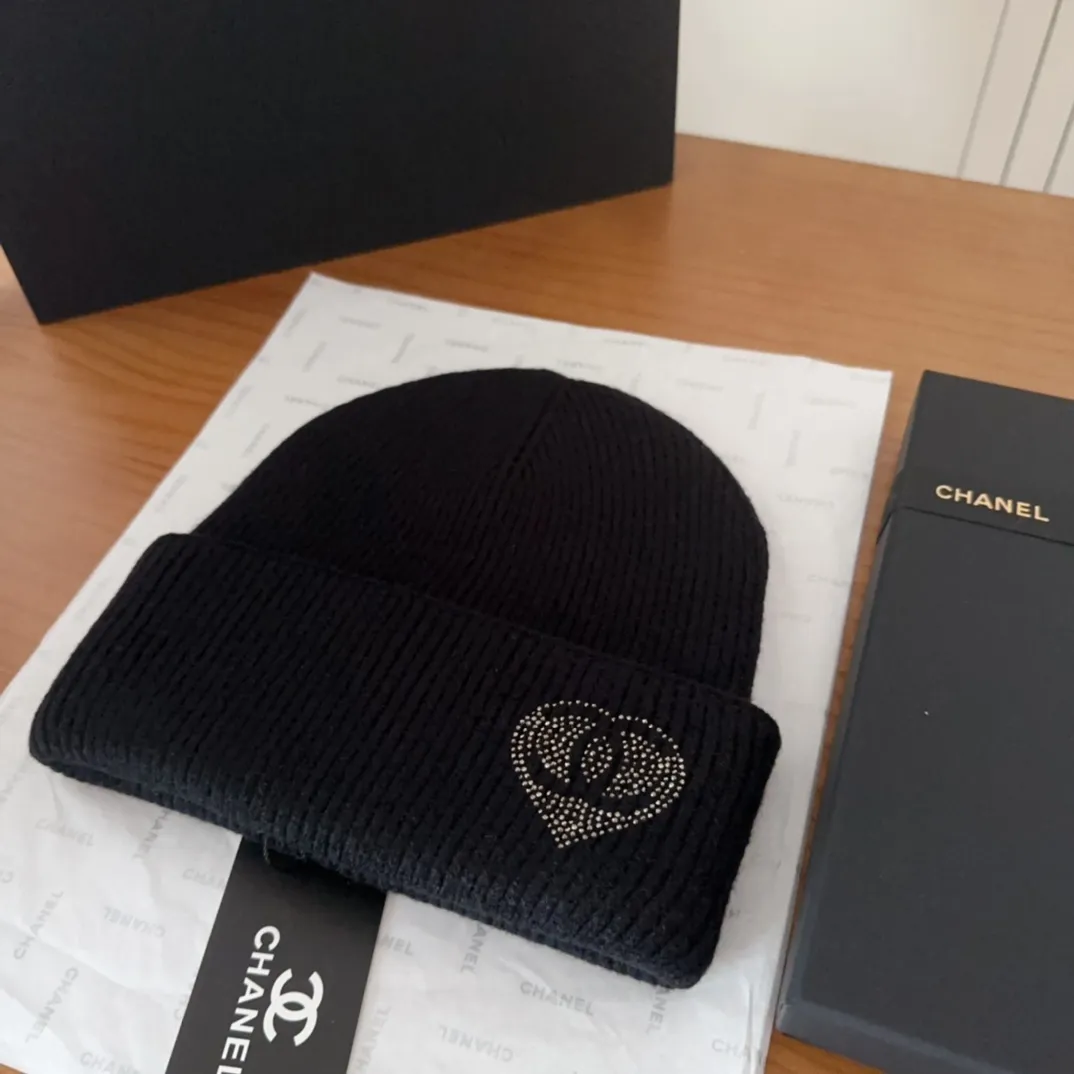 💰60 Chanel official website releases CHANEL small and popular knitted hat! Xiaohongshu’s new product is released, it’s so 🉑️, high-elastic fabric, classic colors, same style for men and women.