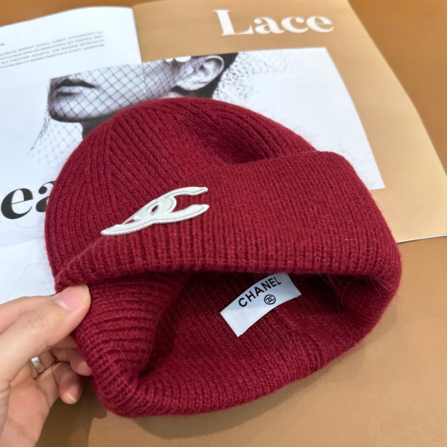 P60 CHANEL small and popular knitted hat! Xiaohongshu’s new product is released, it’s so 🉑️, high-elastic fabric, classic colors, same style for men and women.