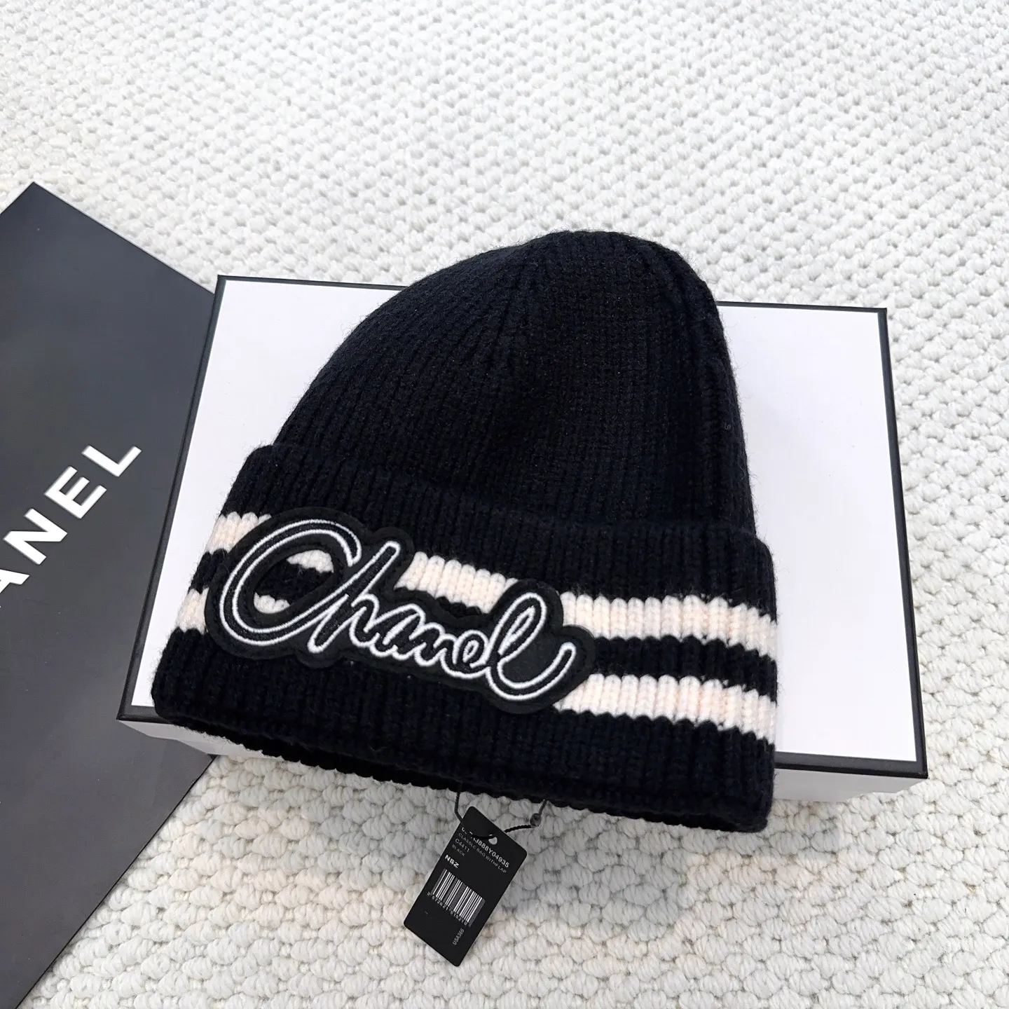 P70 Chanel official website quality Chanel autumn and winter woolen hat recommended by Internet celebrity fashion bloggers, Xiaohongshu's popular style, super soft and comfortable knitted hat with excellent elasticity!