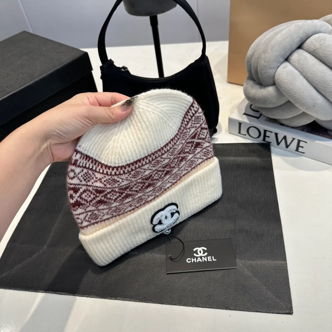 P60 Chanel knitted beanie