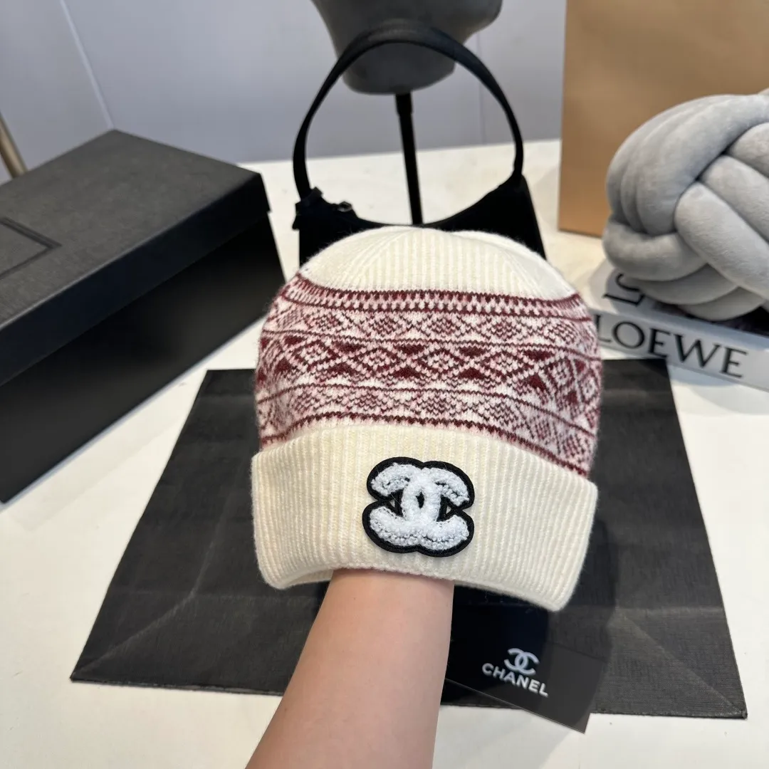 P60 Chanel knitted beanie