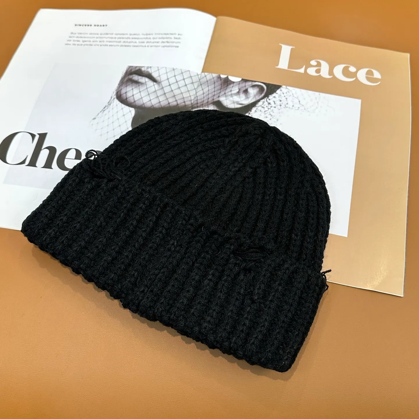 P60 comes with dust bag 🌺 [CHANEL] New knitted hat, Xiaohongshu, the main recommendation of major Internet celebrities! Thicker and warmer, fashionable and popular🌸First-class texture, the best brand for keeping warm in autumn and winter, order now, limited quantity available