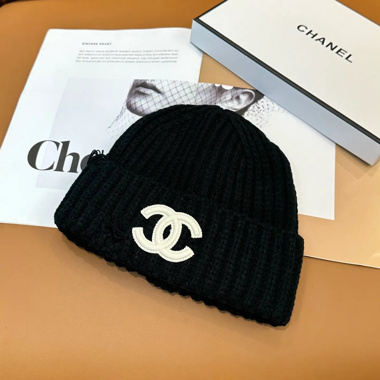 P60 comes with dust bag 🌺 [CHANEL] New knitted hat, Xiaohongshu, the main recommendation of major Internet celebrities! Thicker and warmer, fashionable and popular🌸First-class texture, the best brand for keeping warm in autumn and winter, order now, limited quantity available