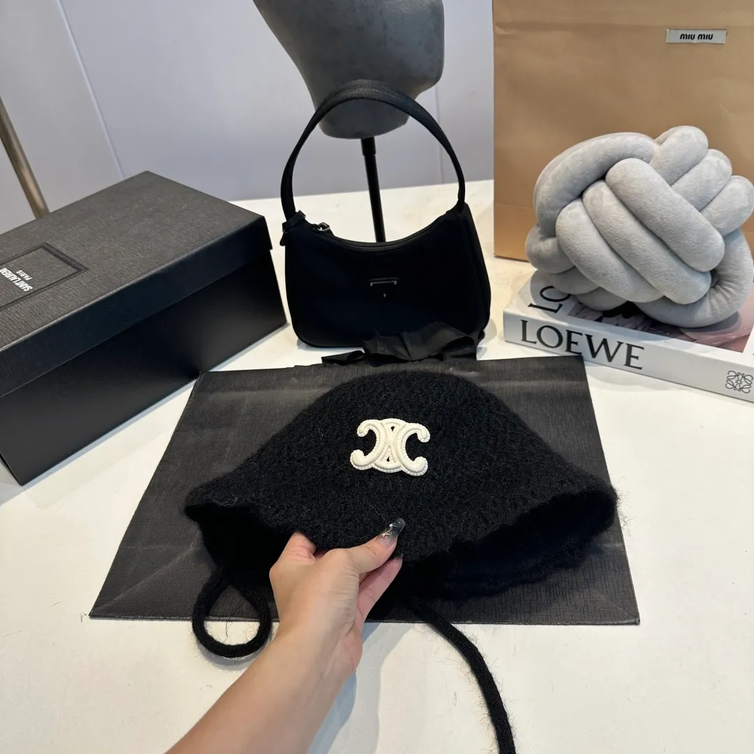 P60 CHANEL Chanel 2025 autumn and winter new small fragrant style fisherman hat unique design ~ a retro literary style