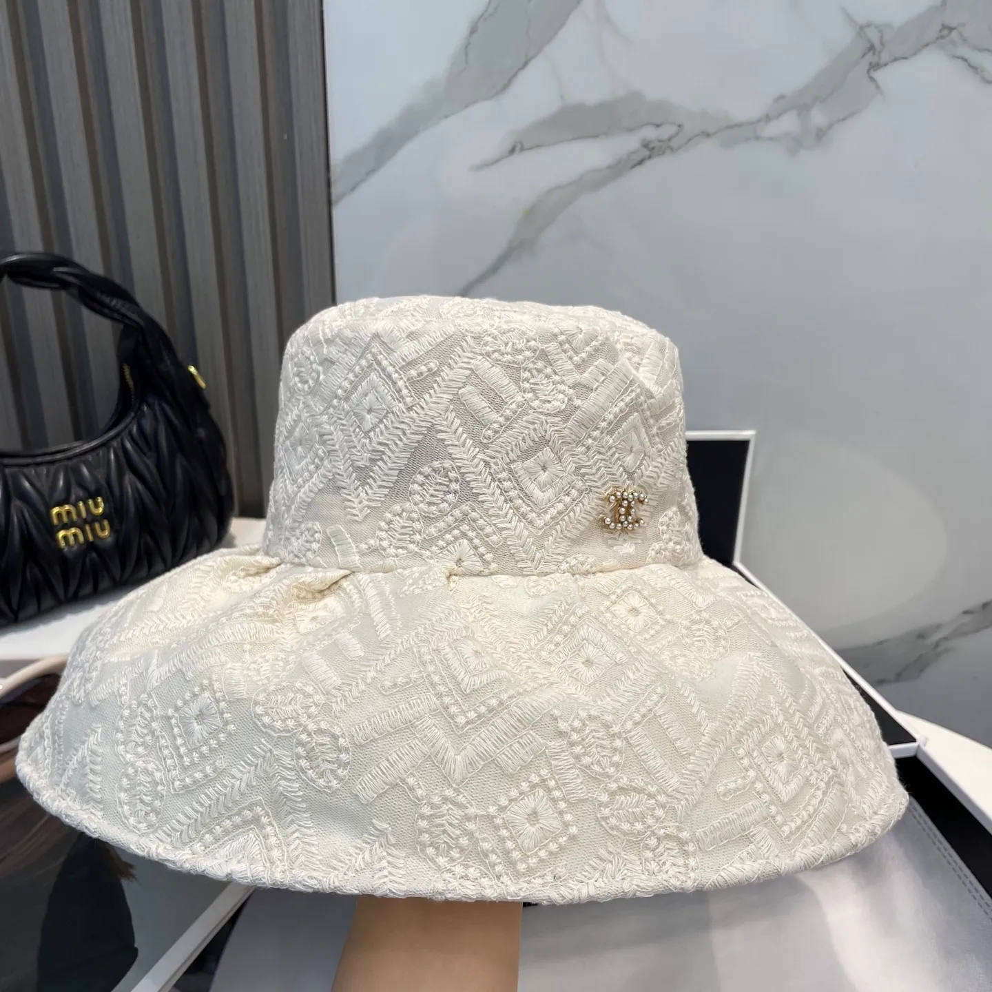 P80 Chanel Chanel large brim sun protection fisherman hat, summer UV protection seaside vacation beach sun hat sun protection sun hat simple internet celebrity style, head circumference 57cm