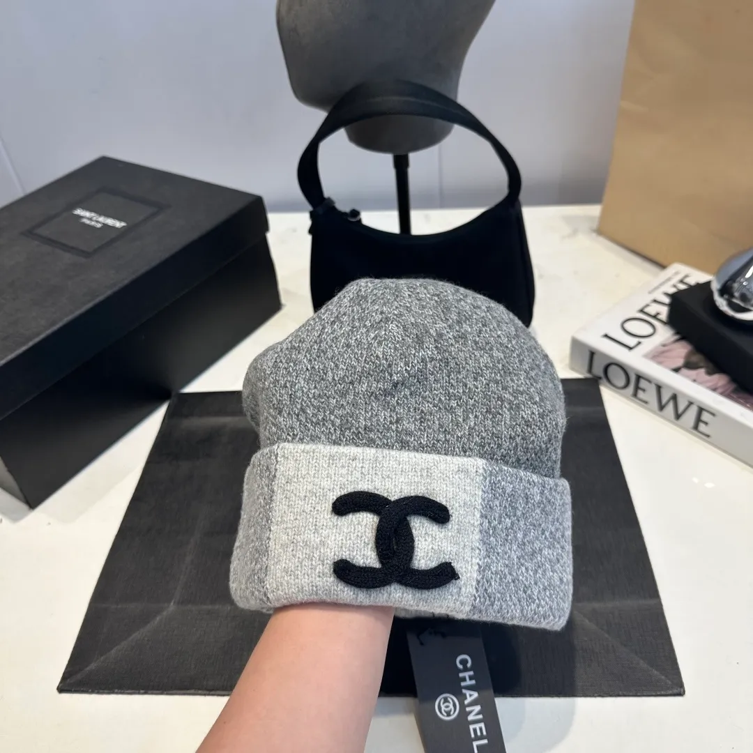 P70 Chanel official website quality Chanel autumn and winter woolen hat recommended by Internet celebrity fashion bloggers, Xiaohongshu's popular style, super soft and comfortable knitted hat with excellent elasticity!