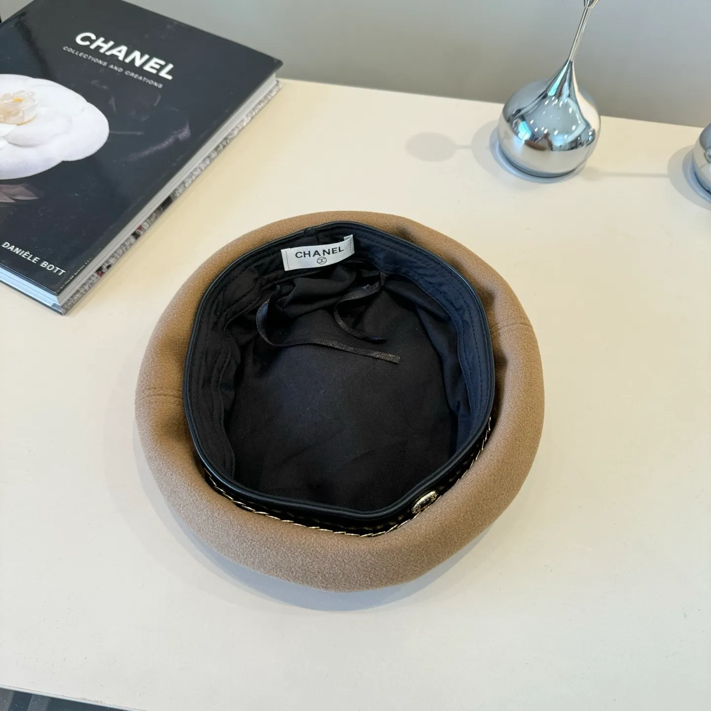 💰100¥ Chanel wool beret, small fragrant chain beret, head circumference 57cm