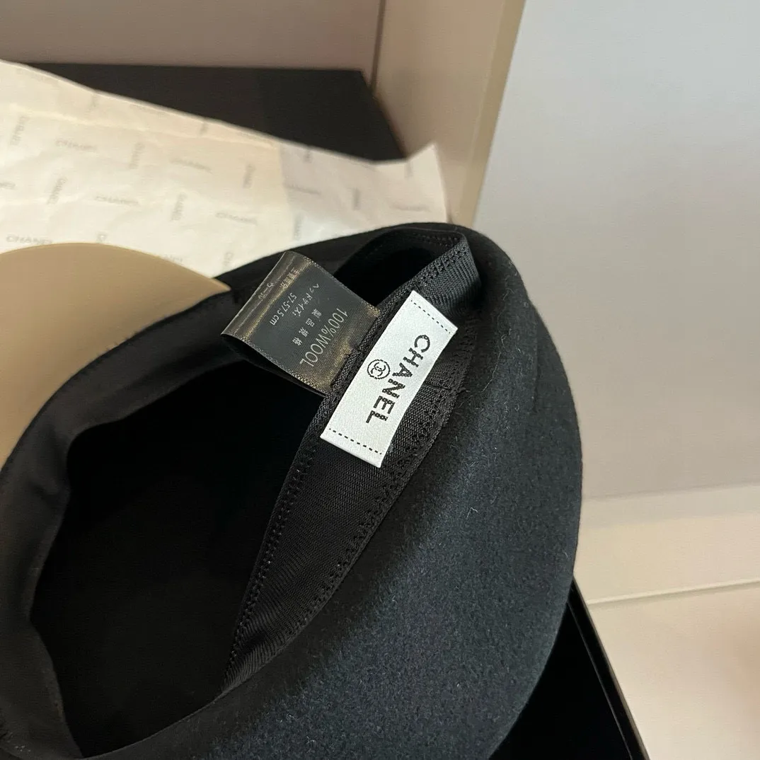 💰180¥ Chanel wool peaked military cap, washed leather brim, high-end color matching, 100% wool🦙, head circumference 57cm adjustable