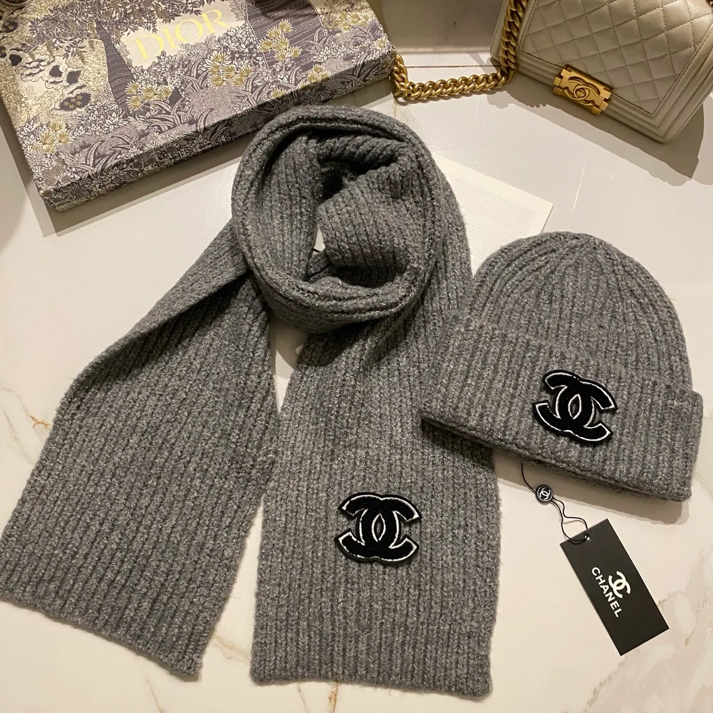 Chanel Chanel suit knitted hat + scarf