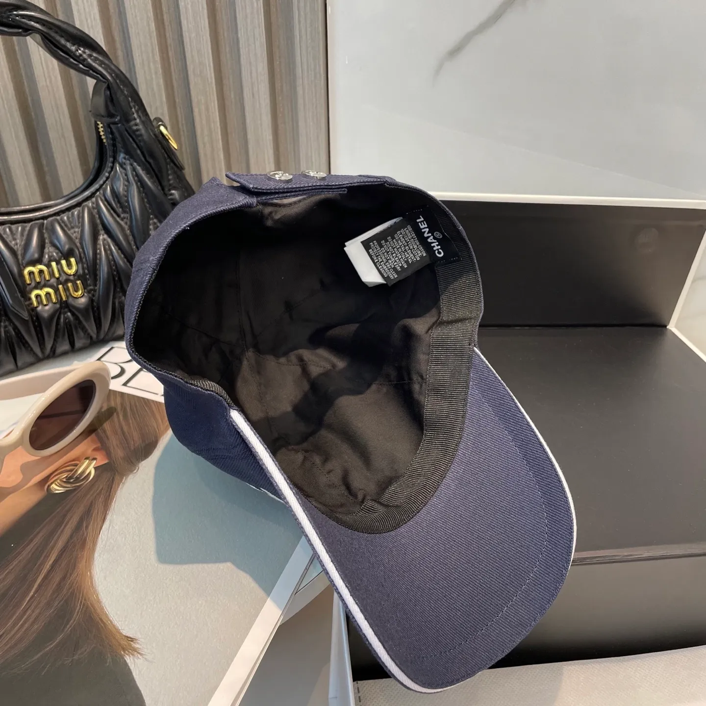 P90 Chanel counter new original embroidered baseball cap, 1:1 mold customization, three-dimensional embroidery, exquisite and flawless! 100% pure cotton fabric, original factory quality, exclusive physical photography.