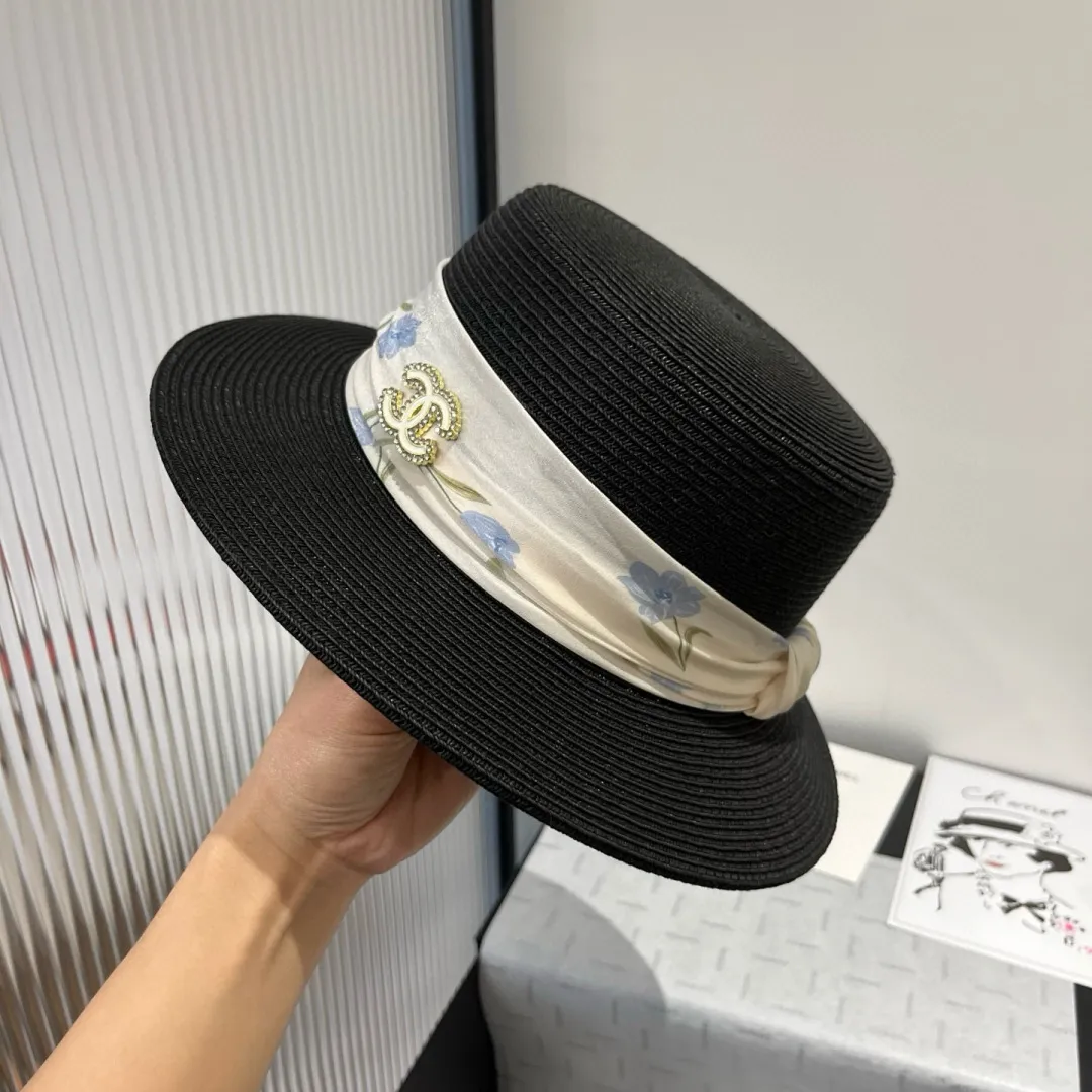 💰140¥ Chanel flat top hat, head circumference 57cm