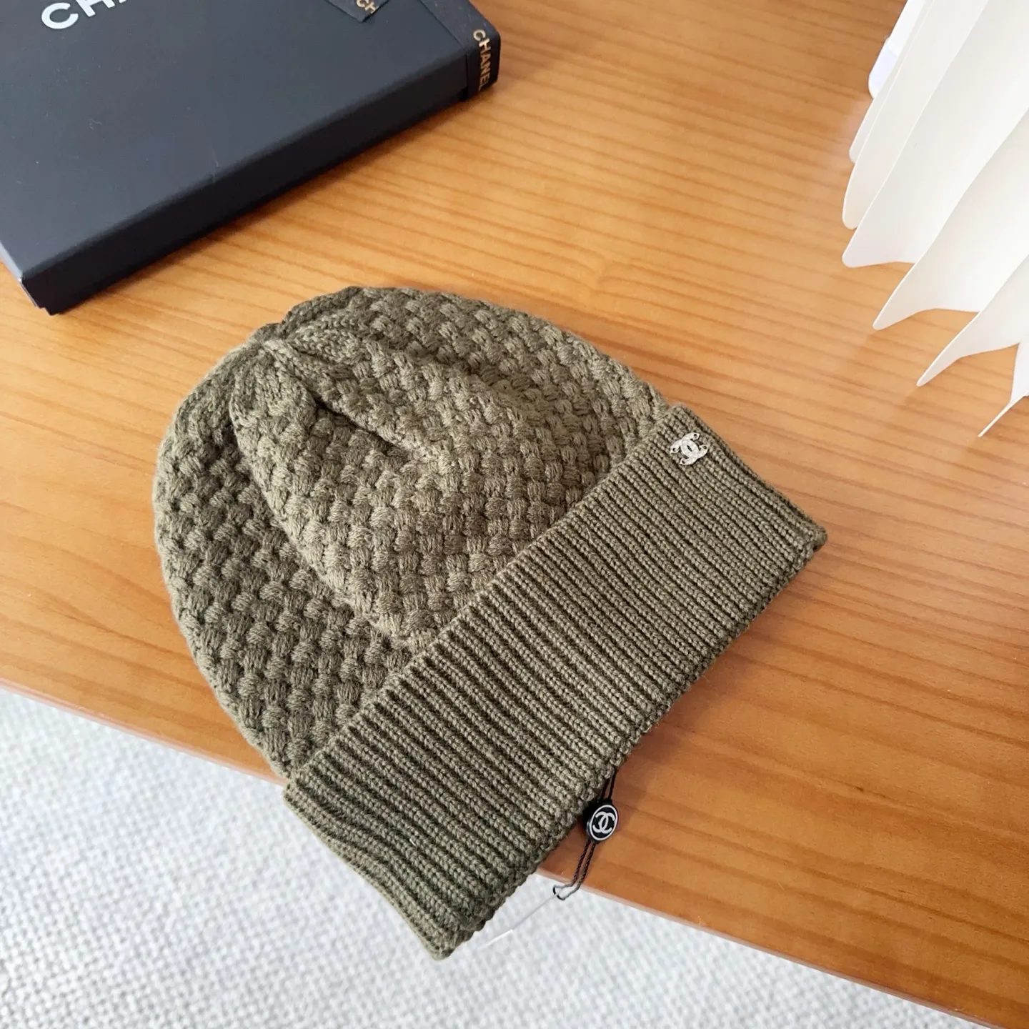 💰64 Chanel official website releases CHANEL small and popular knitted hat! Xiaohongshu’s new product is released, it’s so 🉑️, high-elastic fabric, classic colors, same style for men and women.
