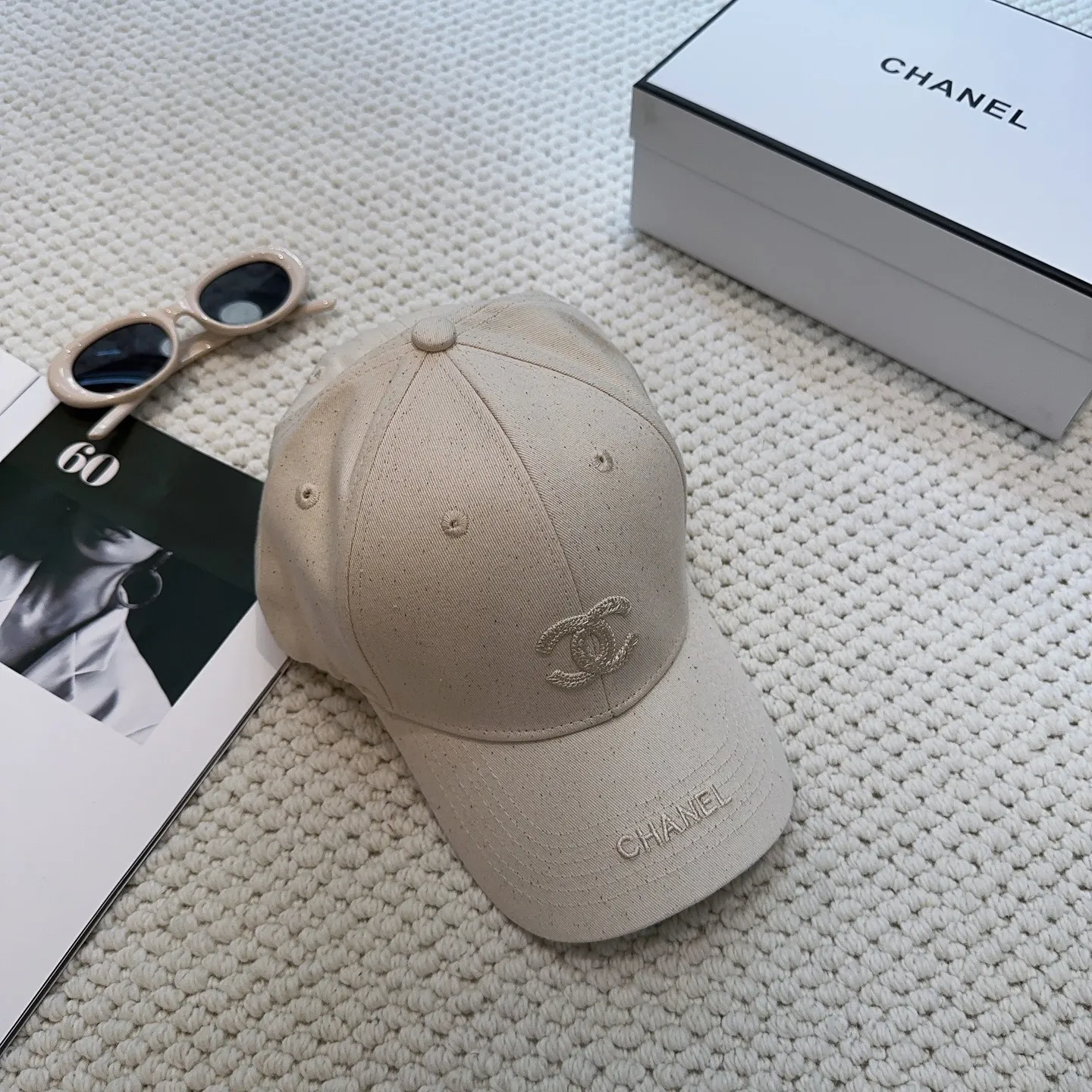 P66 CHANEL Chanel] New simple embroidered logo baseball cap🧢New model shipped, big brand style is super easy to match, hurry up and get it