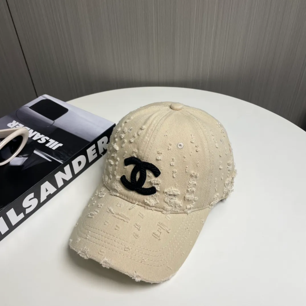 P76 CHANEL 25 new baseball cap, classic and simple logo, fashionable and casual design, popular new product
