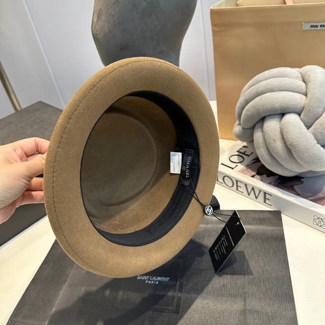 P170 Cha.nel Chanel's new classic lady style flat top hat, head circumference 57cm