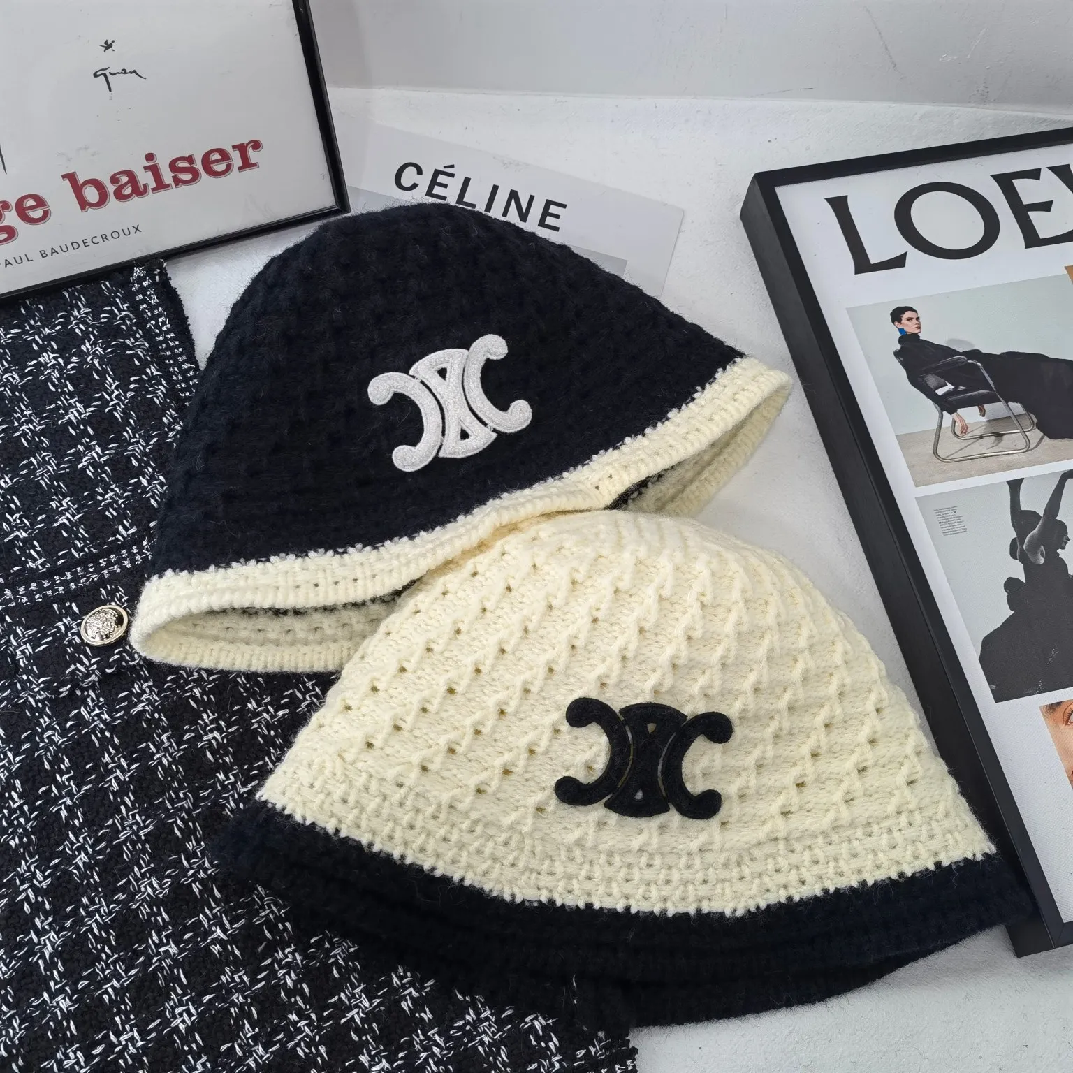 Special batch of 50 pieces with dust bag [CHANEL Chanel] 2022 new autumn and winter small fragrance style bucket hat, plush and very comfortable. The big brand model is super easy to match, one that you can wear with your eyes closed.