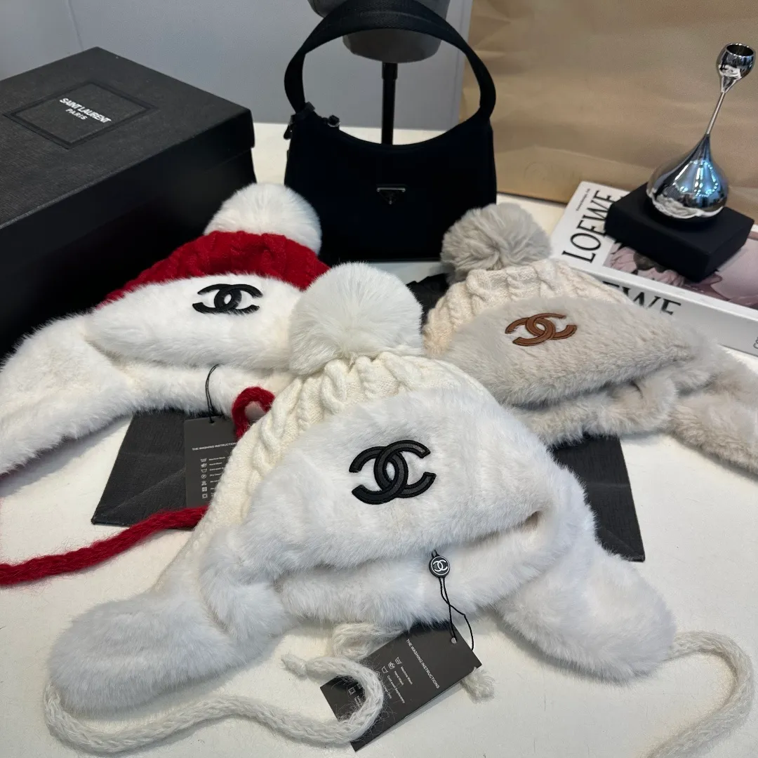 P70 Chanel Chanel's new rabbit fur ear protection hat, a must-have new style for autumn and winter