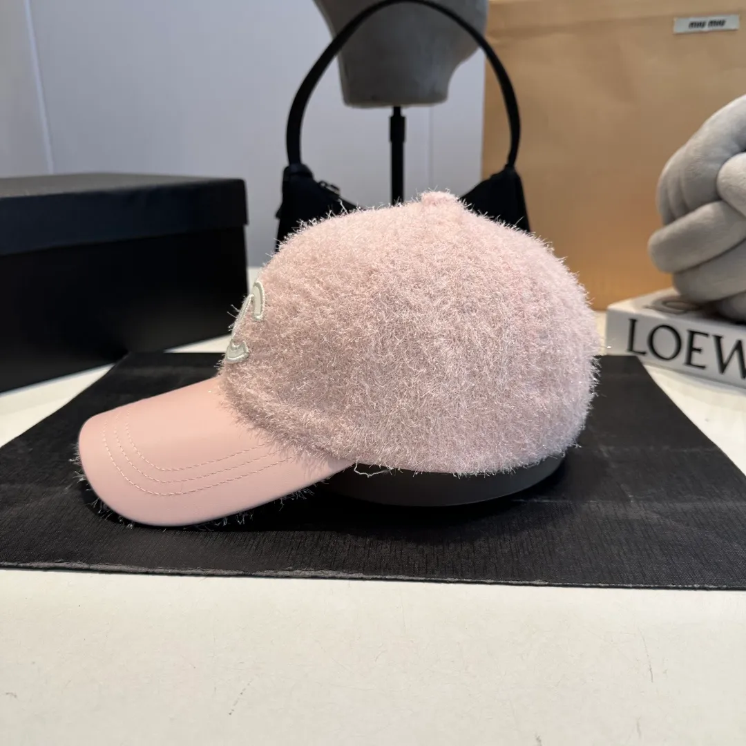 P60 Chanel's new autumn and winter classic casual and trendy style simple baseball cap🧢Japanese and Korean style, looks great with any combination! A must-have when traveling