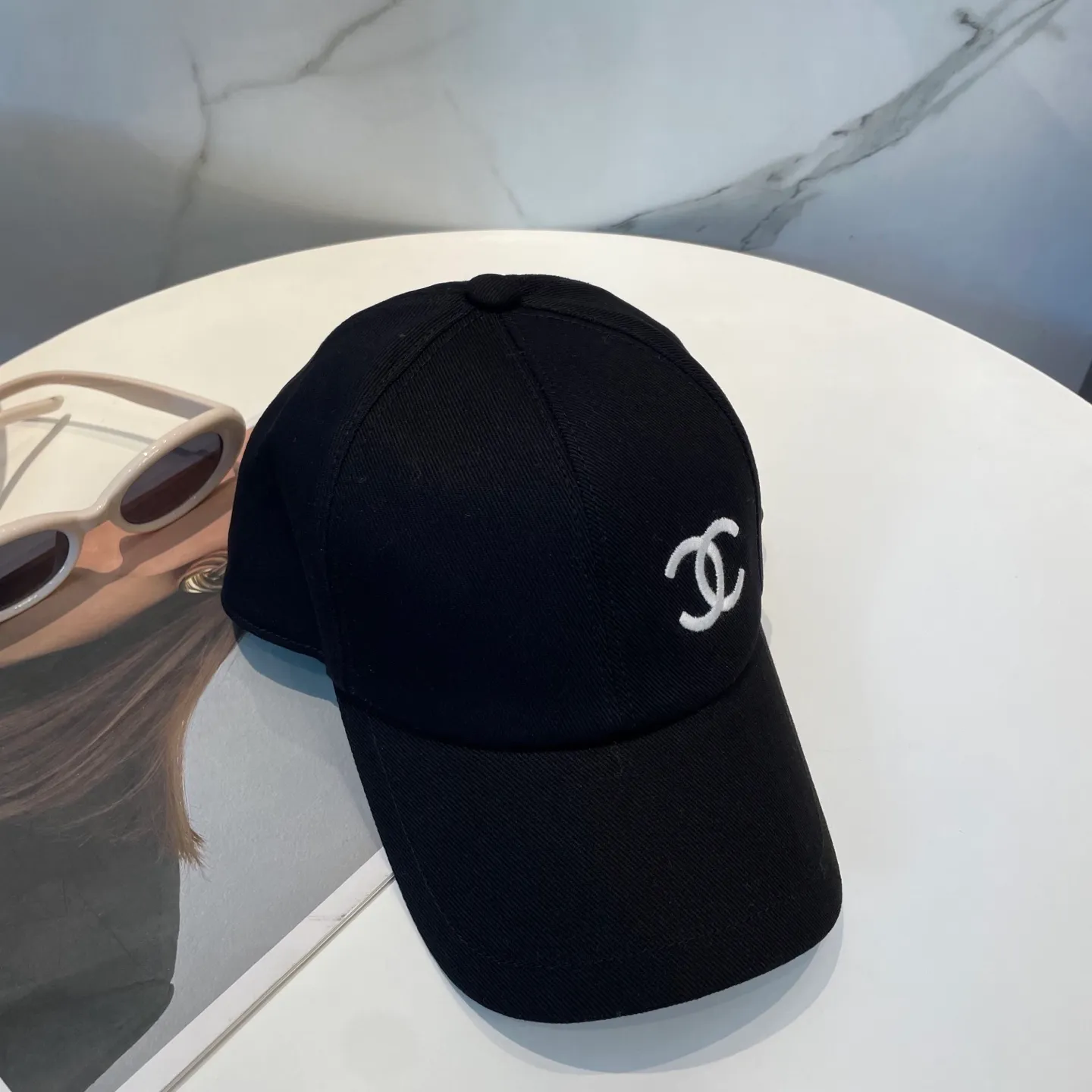 P96 Chanel (Chanel) counter new double-sided embroidered baseball cap🧢1:1 mold customization, three-dimensional embroidery, exquisite and flawless! 100% pure cotton fabric, original factory quality, exclusive physical photography.