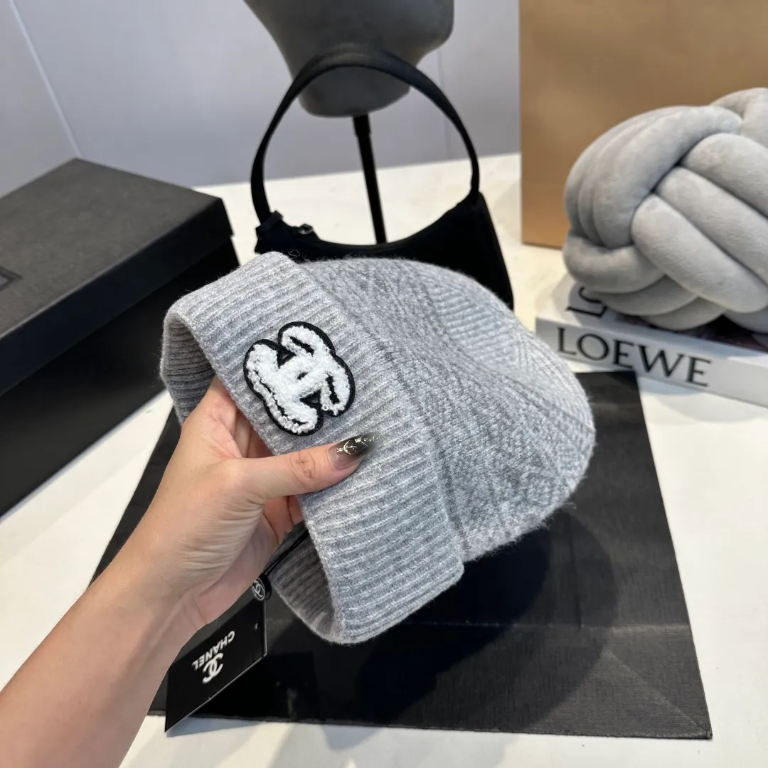 P60 Chanel knitted beanie