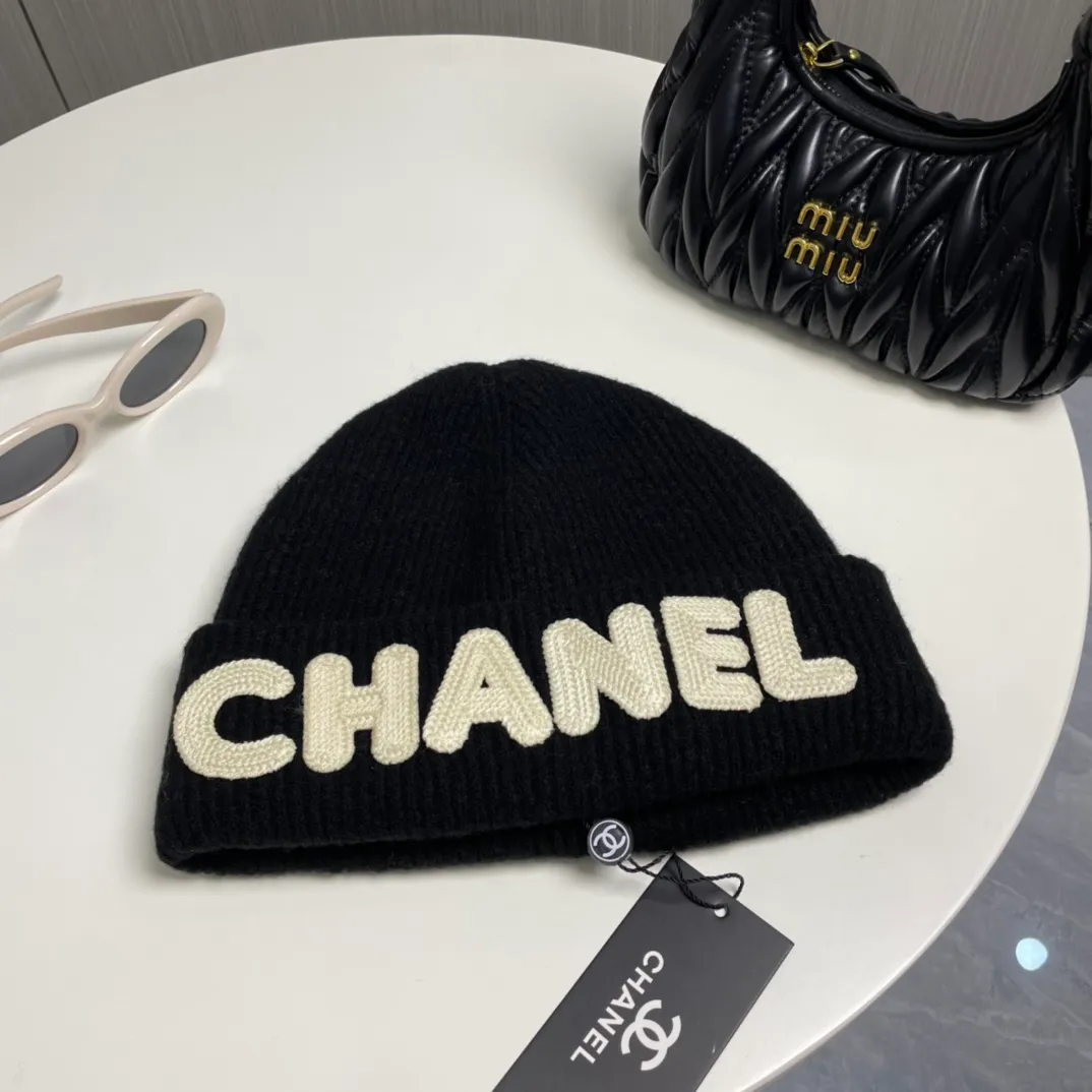 P66 comes with dust bag 🌺 [CHANEL] New wool knitted hat, Xiaohongshu, recommended by major Internet celebrities! Thicker and warmer, fashionable and popular🌸First-class texture, the best brand for keeping warm in autumn and winter, order now, limited quantity available