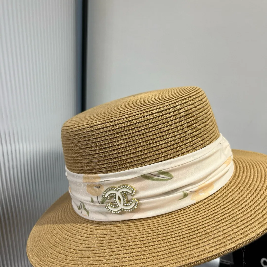 💰140¥ Chanel flat top hat, head circumference 57cm