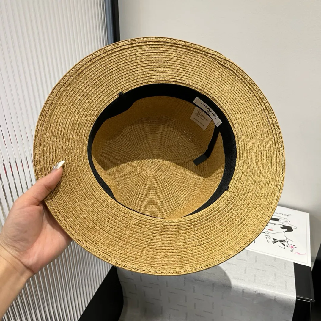 💰140¥ Chanel flat top hat, head circumference 57cm